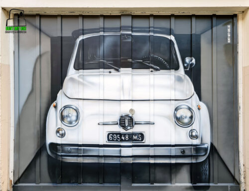 Fiat500 auf Garage gemalt
